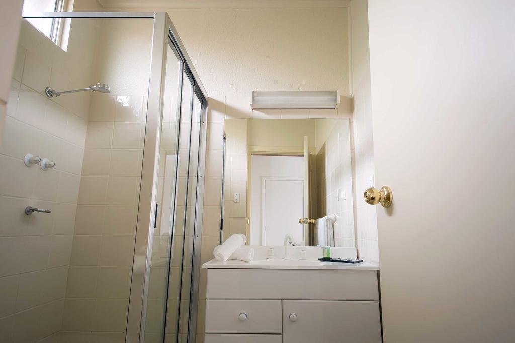 Boomerang Hotel Lavington Dış mekan fotoğraf