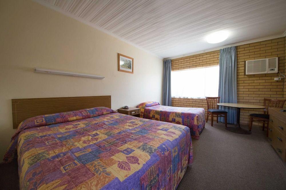 Boomerang Hotel Lavington Dış mekan fotoğraf