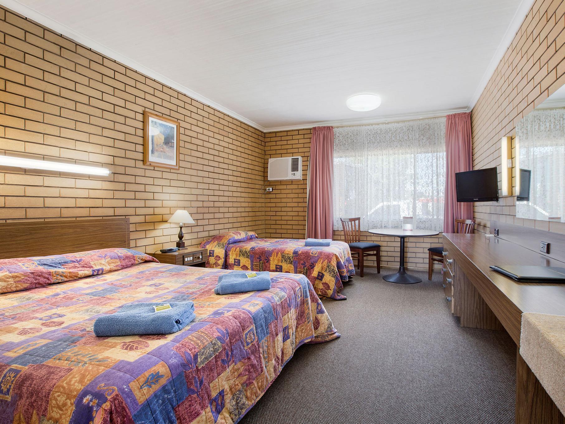 Boomerang Hotel Lavington Dış mekan fotoğraf