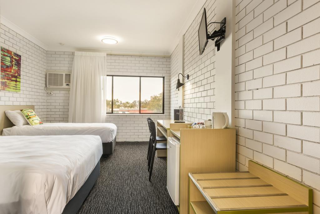 Boomerang Hotel Lavington Dış mekan fotoğraf