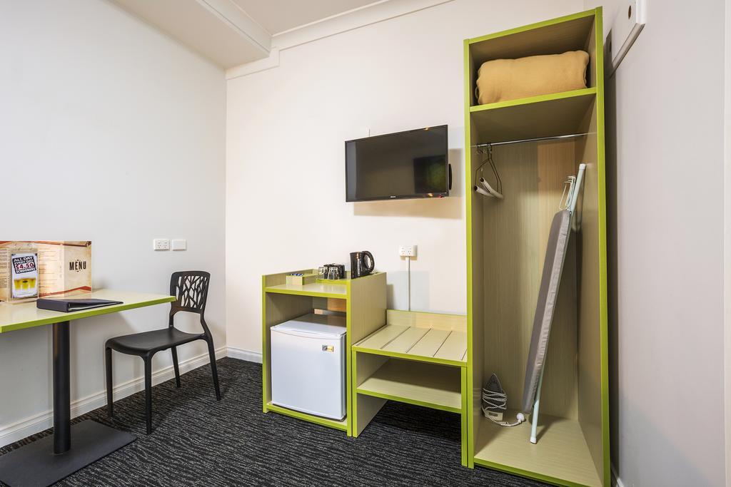 Boomerang Hotel Lavington Dış mekan fotoğraf