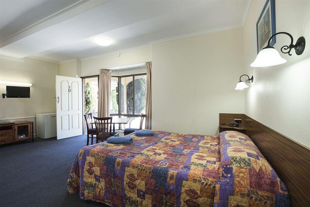 Boomerang Hotel Lavington Dış mekan fotoğraf