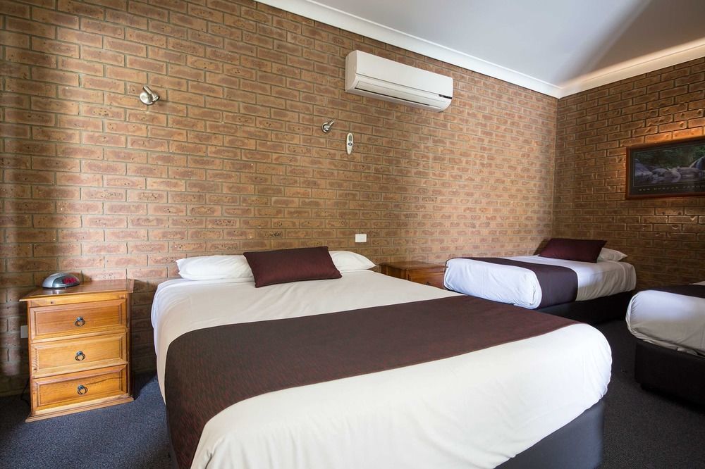 Boomerang Hotel Lavington Dış mekan fotoğraf