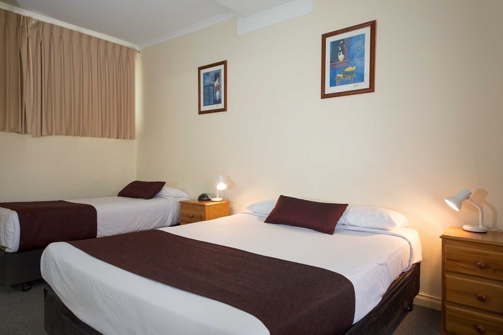 Boomerang Hotel Lavington Dış mekan fotoğraf